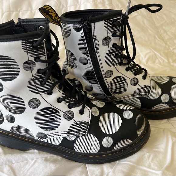 Doc Martin boots, youth size US five men or six women’s - Picture 5 of 6